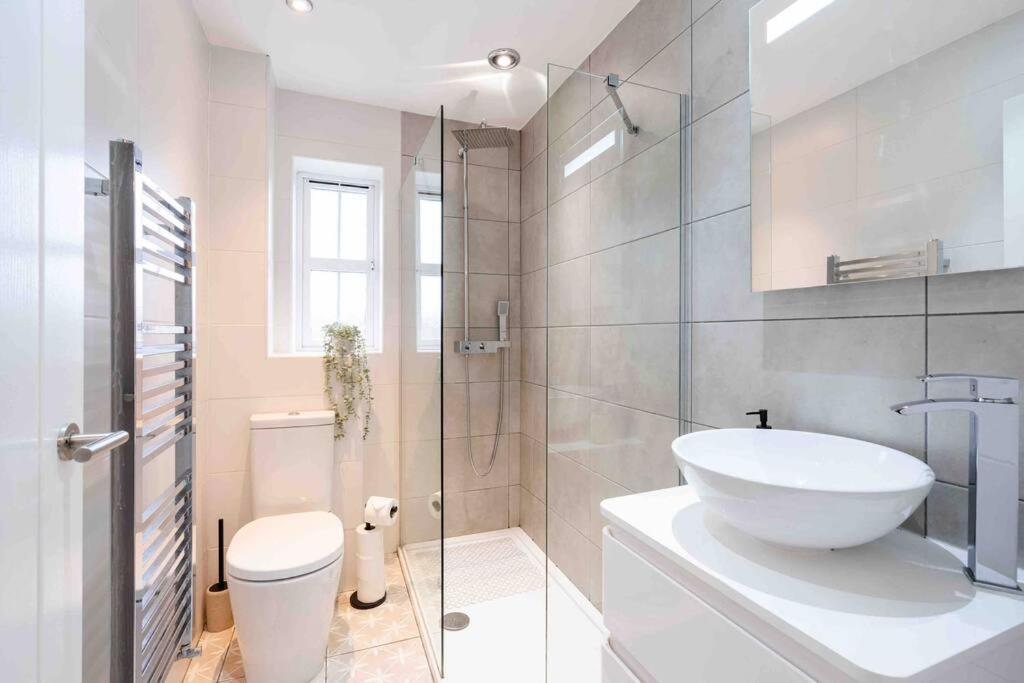 Stunning Abode 5 Min From Nec & Bhx, Pets Allowed Marston Green Eksteriør bilde