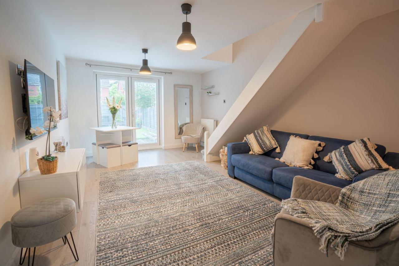 Stunning Abode 5 Min From Nec & Bhx, Pets Allowed Marston Green Eksteriør bilde